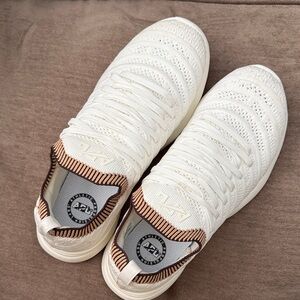 APL Women's TechLoom Wave